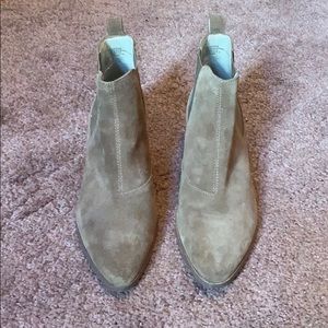 Steve Madden Chelsea boots